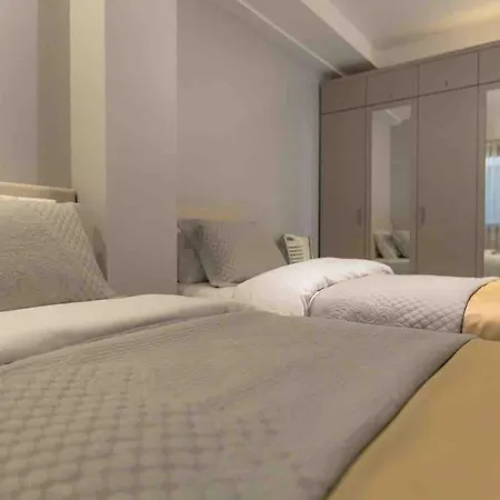 A Cozy Smart In Old Town Apartman