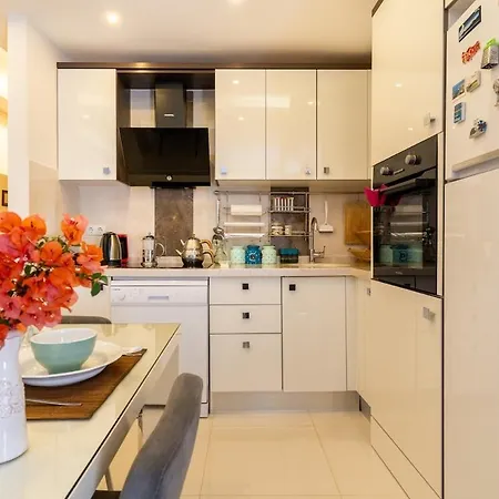 A Cozy Smart In Old Town Apartman