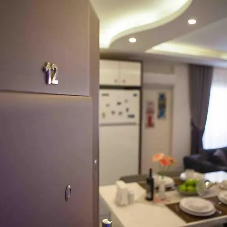 A Cozy Smart In Old Town *