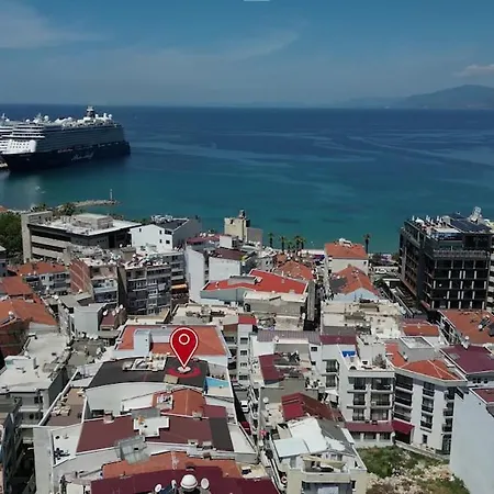 A Cozy Smart In Old Town *