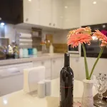 A Cozy Smart In Old Town Apartment