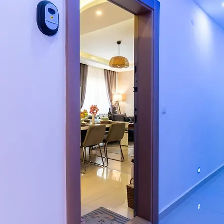 A Cozy Smart In Old Town * Κουσάντασι