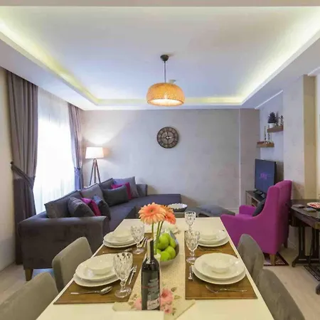 A Cozy Smart In Old Town