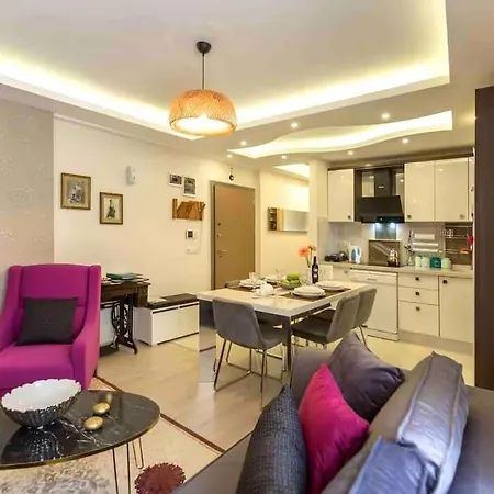 A Cozy Smart In Old Town *