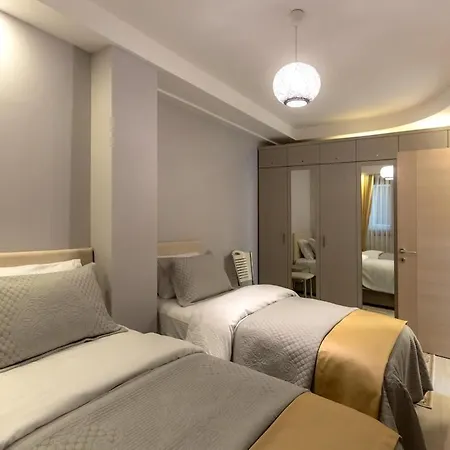 A Cozy Smart In Old Town