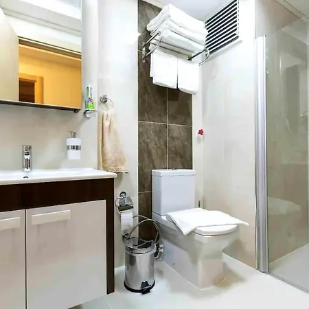 A Cozy Smart In Old Town *