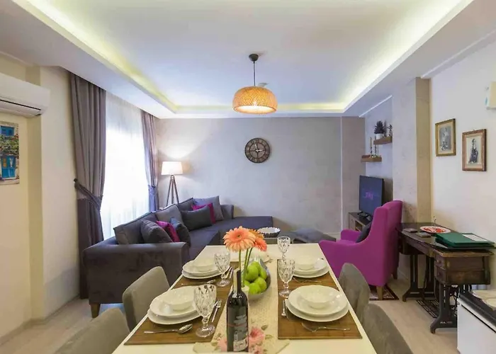 A Cozy Smart In Old Town