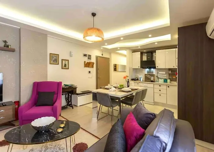 A Cozy Smart In Old Town *